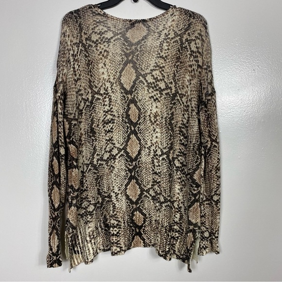 Show me your MuMu python print “Hug me” v neck sweater - Picture 4 of 11